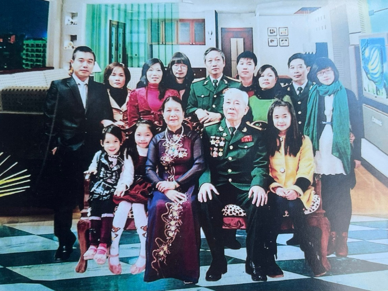 MỘT GIA ĐÌNH CÓ 5 ĐỜI LÀM NGHỀ DẠY HỌC
