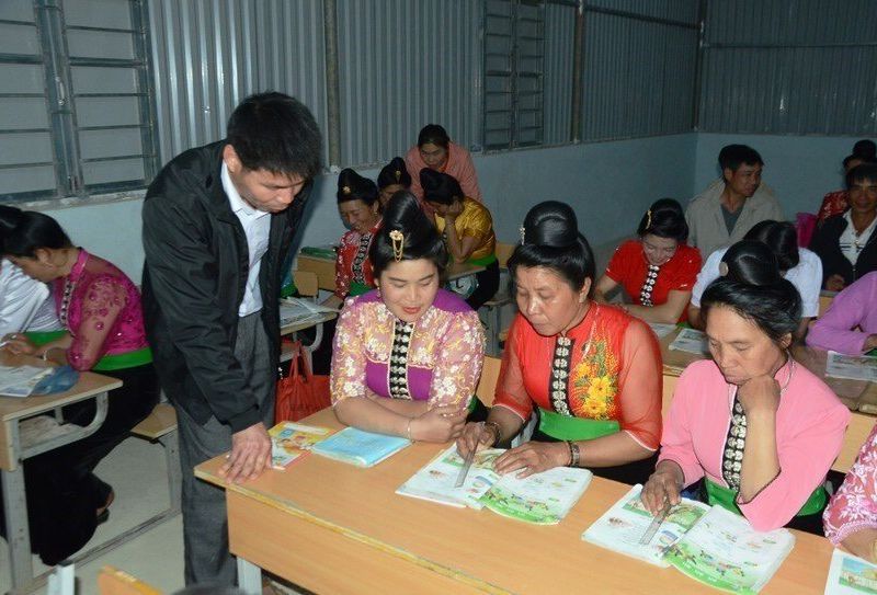 Cần thêm nguồn lực để hỗ trợ xóa mù chữ ở vùng khó