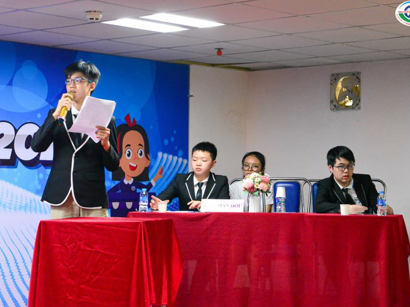 Sôi nổi kịch tính với cuộc thi tranh biện “Young Debaters” cấp Trung học cơ sở