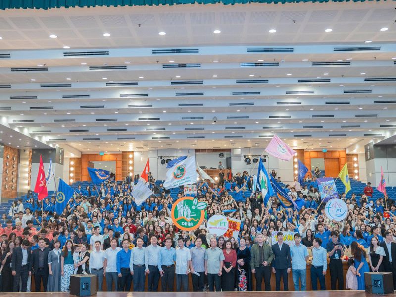 Chương trình Khát Vọng Lạc Hồng 2024 - Chào tân sinh viên Phú Thọ diễn ra hoành tráng và ý nghĩa