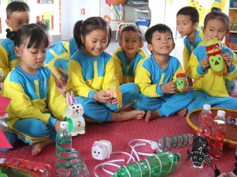 Trải nghiệm tái chế rác thải nhựa trong trường học