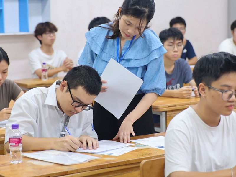 Môn Ngữ văn: 7 thí sinh bị đình chỉ do vi phạm quy chế thi