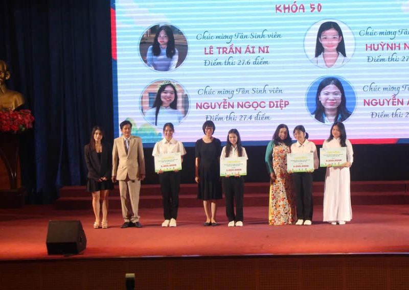 Đào tạo giáo viên Mầm non: Nỗ lực vững vàng và tình yêu thương