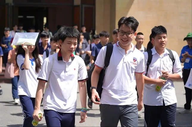 TĂNG CƯỜNG GIÁO DỤC CHÍNH TRỊ TƯ TƯỞNG CHO SINH VIÊN ĐẠI HỌC TRONG THỜI ĐẠI CÔNG NGHỆ SỐ
