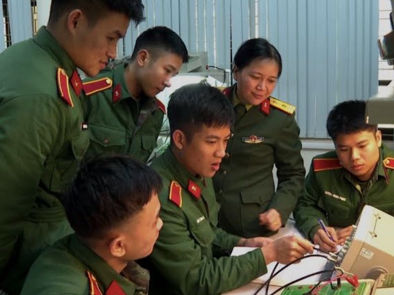 MỘT SỐ YÊU CẦU BỒI DƯỠNG CHUẨN MỰC ĐẠO ĐỨC CÁCH MẠNG CHO THANH NIÊN QUÂN ĐỘI TRONG KỶ NGUYÊN MỚI
