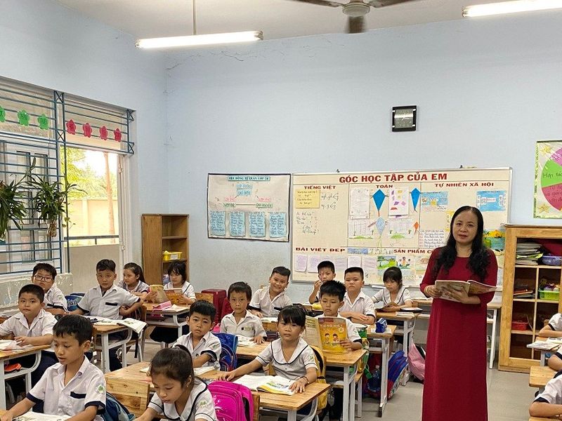 Trường trung học tổ chức dạy 2 buổi/ngày thu tiền ra sao để không trái Thông tư 29?