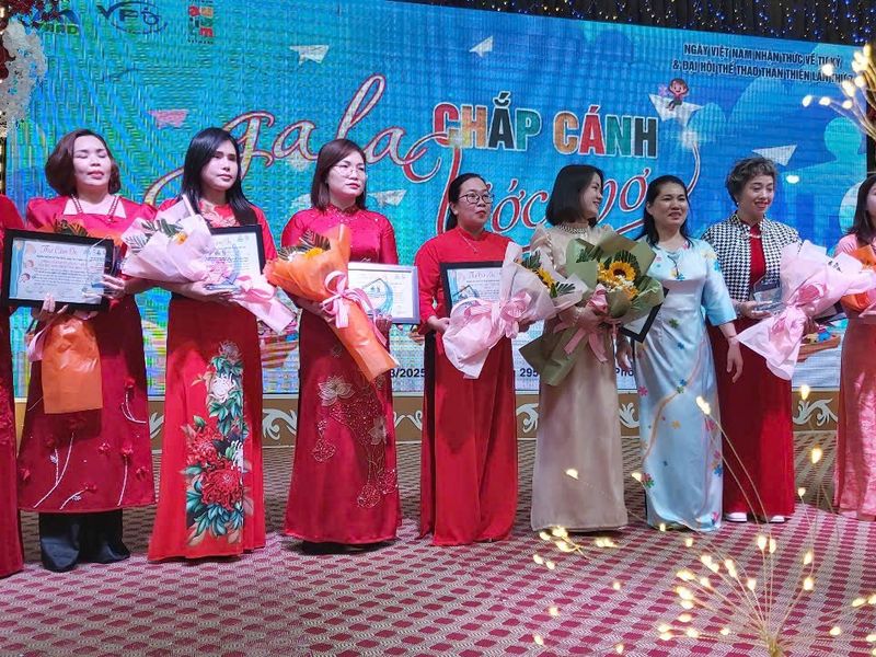 KỶ NIỆM NGÀY THẾ GIỚI NHẬN THỨC VỀ TỰ KỶ VÀ HOẠT ĐỘNG CỦA MẠNG LƯỚI NGƯỜI TỰ KỶ VIỆT NAM