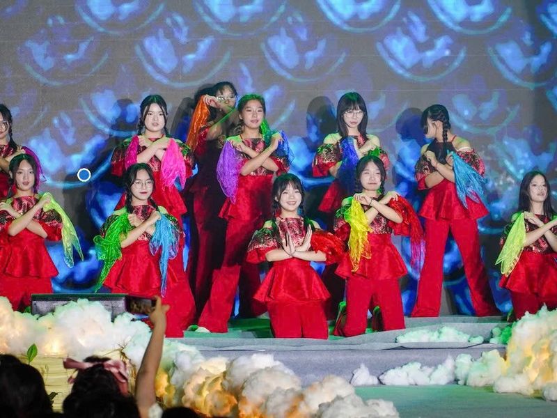 Chạm 18: The Glanz - “sự toả sáng, sự rực rỡ”