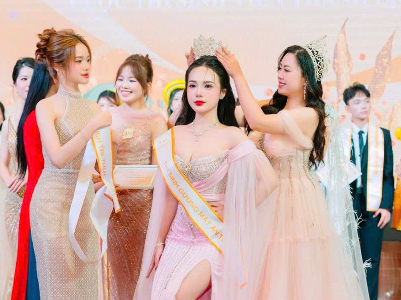 ĐĂNG QUANG NGÔI VỊ HOA KHÔI NHÂN ÁI - LÝ MAI PHƯƠNG VÀ HÀNH TRÌNH LAN TOẢ GIÁ TRỊ TÍCH CỰC ĐẾN VỚI CỘNG ĐỒNG