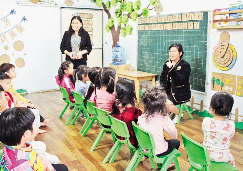 Hướng đi thiết thực thu hút nhân lực, đề xuất trợ cấp gần 60 triệu đồng cho giáo viên mầm non mới tuyển dụng.