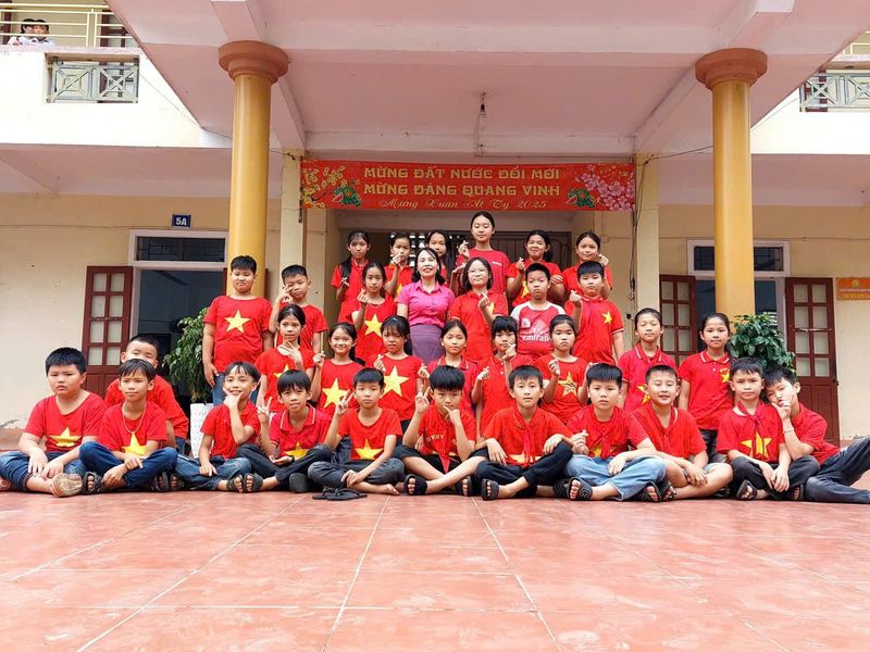 Trường Tiểu học và THCS Khánh Thành tổ chức “Ngày hội Cùng Việt Nam tiến bước” lan tỏa tinh thần yêu nước và khát vọng vươn lên