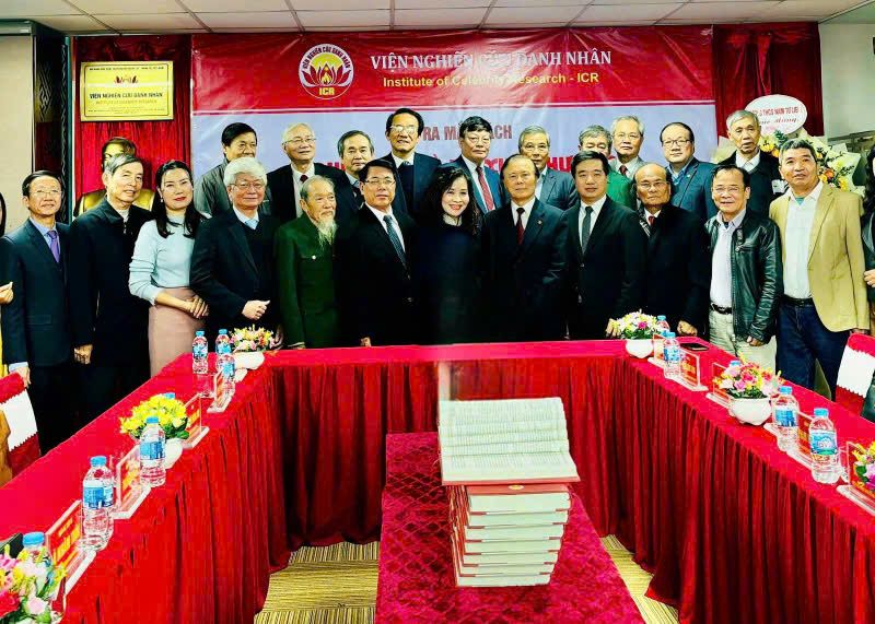 PHÂN TÍCH CÁC HÌNH ẢNH ẨN DỤ VỀ MÙA TRONG TRUYỆN KIỀU CỦA NGUYỄN DU