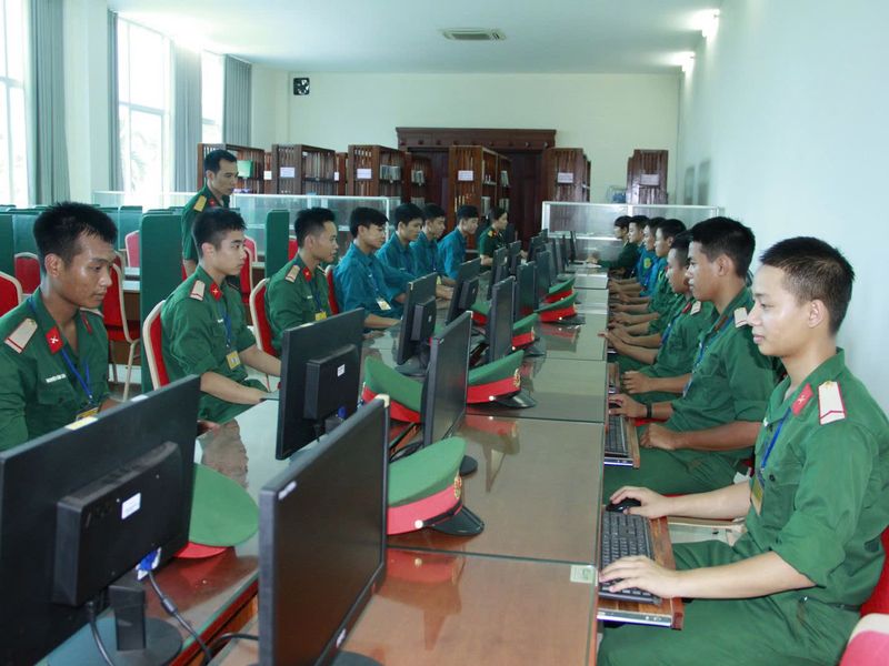 ĐỔI MỚI NỘI DUNG VÀ PHƯƠNG PHÁP GIÁO DỤC CHÍNH TRỊ CHO THANH NIÊN QUÂN ĐỘI TRONG KỶ NGUYÊN SỐ
