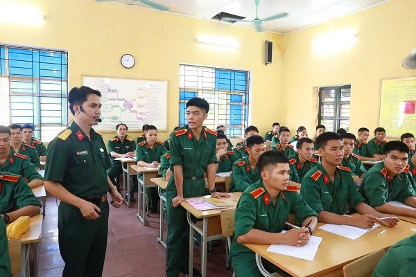 MỘT SỐ GIẢI PHÁP NÂNG CAO CHẤT LƯỢNG GIẢNG DẠY CÁC MÔN KHOA HỌC XÃ HỘI VÀ NHÂN VĂN ĐÁP ỨNG YÊU CẦU ĐỔI MỚI GIÁO DỤC TRONG CÁC HỌC VIỆN, NHÀ TRƯỜNG QUÂN ĐỘI