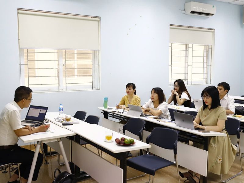 NÂNG CAO NĂNG LỰC CHUYÊN MÔN VÀ SƯ PHẠM CHO GIẢNG VIÊN KHOA HỌC XÃ HỘI VÀ NHÂN VĂN ĐÁP ỨNG CHUẨN HÓA ĐỔI MỚI GIÁO DỤC ĐẠI HỌC