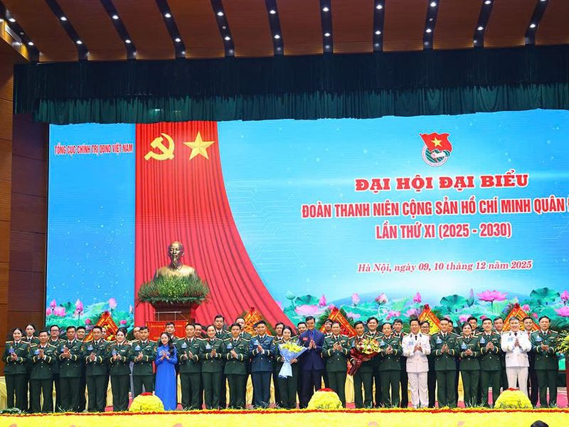 PHÁT HUY TÍNH TÍCH CỰC, SÁNG TẠO CỦA ĐOÀN VIÊN, THANH NIÊN CÁC NHÀ TRƯỜNG QUÂN ĐỘI TRÊN KHÔNG GIAN MẠNG HIỆN NAY