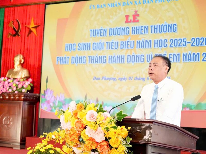 Đan Phượng tuyên dương học sinh giỏi tiêu biểu, phát động Tháng hành động vì trẻ em năm 2026