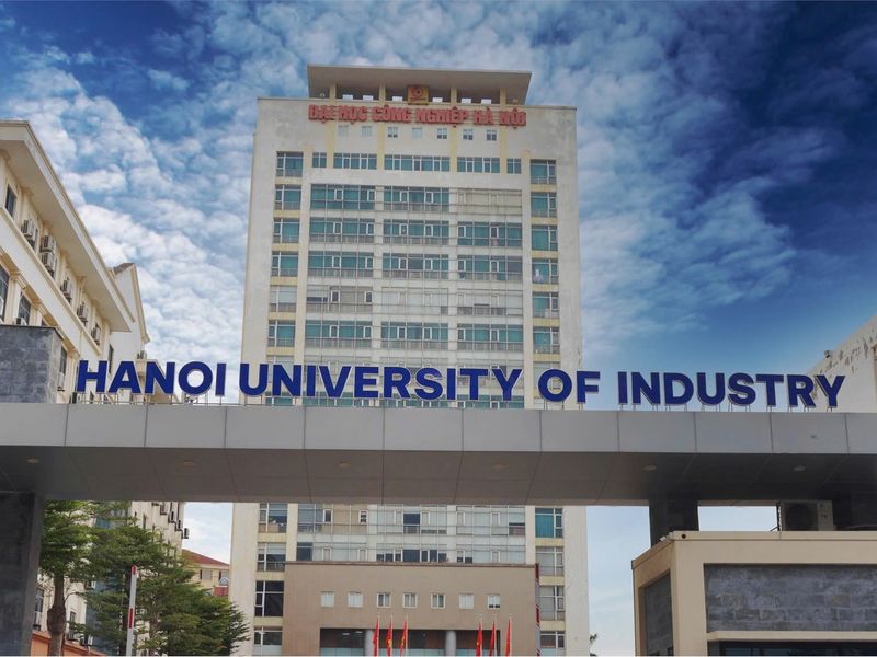 Điểm chuẩn Đại học Công nghiệp Hà Nội năm 2026 cao nhất 27,39 điểm: Khối ngành kỹ thuật, công nghệ kỹ thuật lên ngôi