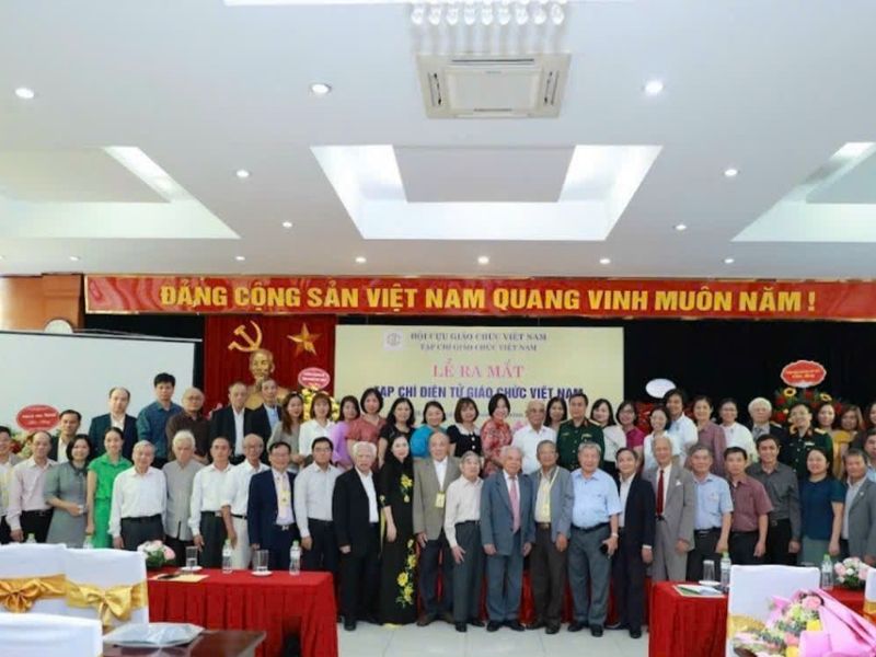 TẠP CHÍ GIÁO CHỨC VIỆT NAM – Hành trình 20 năm xây dựng và trưởng thành